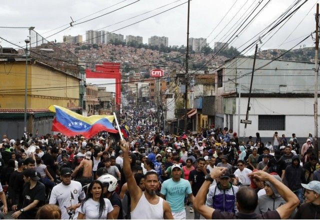 Quase 750 pessoas são presas durante protestos na Venezuela