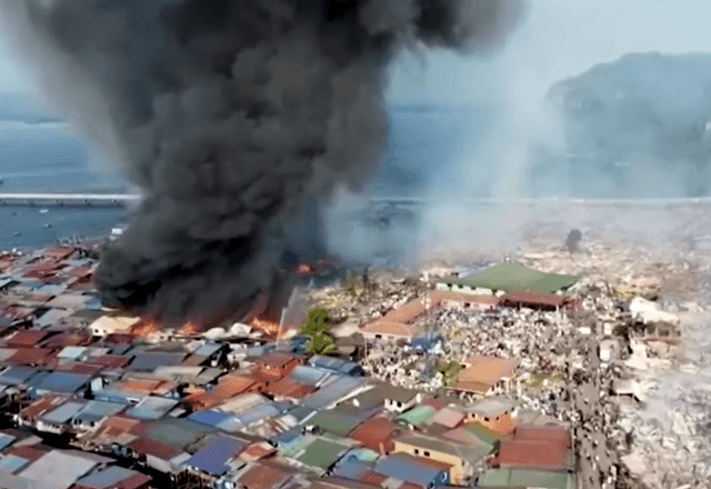 Imagem da noticia Incêndio destrói cerca de 1.000 casas em vila na Malásia