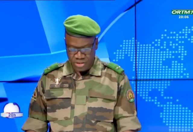 Imagem da noticia Ministro da Defesa do Mali morre após ataque com carro-bomba