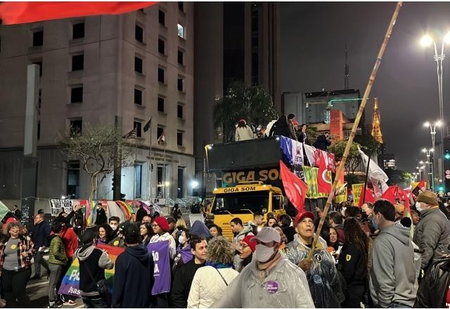 Manifestação em defesa da democracia reúne movimentos sociais em SP