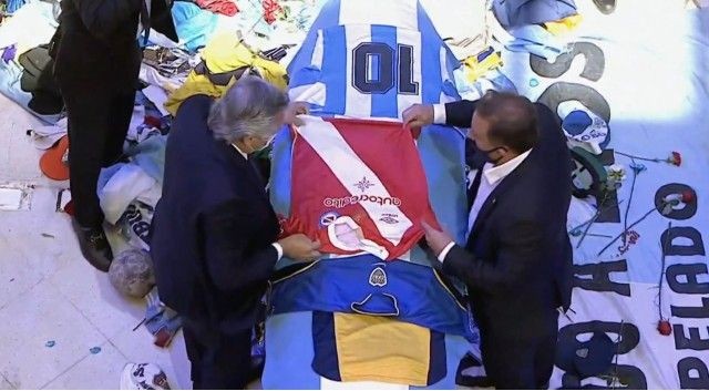 Imagem da noticia Justiça argentina autoriza transferência do corpo de Maradona para mausoléu