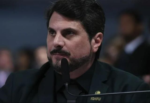 Imagem da noticia Moraes autoriza desbloqueio de 30% do salário de Marcos do Val