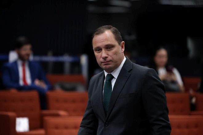 Imagem da noticia Mauro Cid retira tornozeleira eletrônica após audiência no STF; defesa volta a pedir extinção da pena