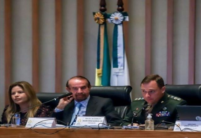 Imagem da noticia Cid era só um assessor e cumpria ordens, diz defesa de ex-braço direito de Bolsonaro