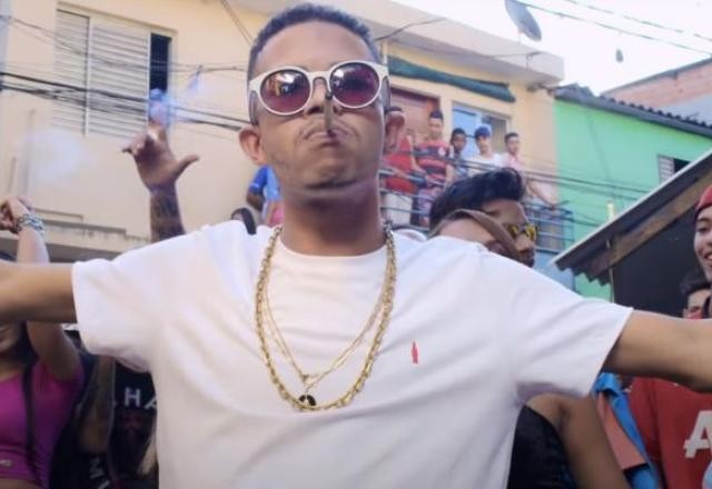 Imagem da noticia MC Magrinho é preso por suposta agressão à namorada