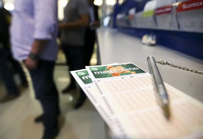 Mega-Sena 2.976: confira as dezenas sorteadas nesta terça-feira (24)