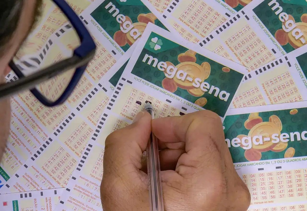 Imagem da noticia Mega-Sena acumula e prêmio ultrapassa os R$ 100 milhões; veja os números sorteados
