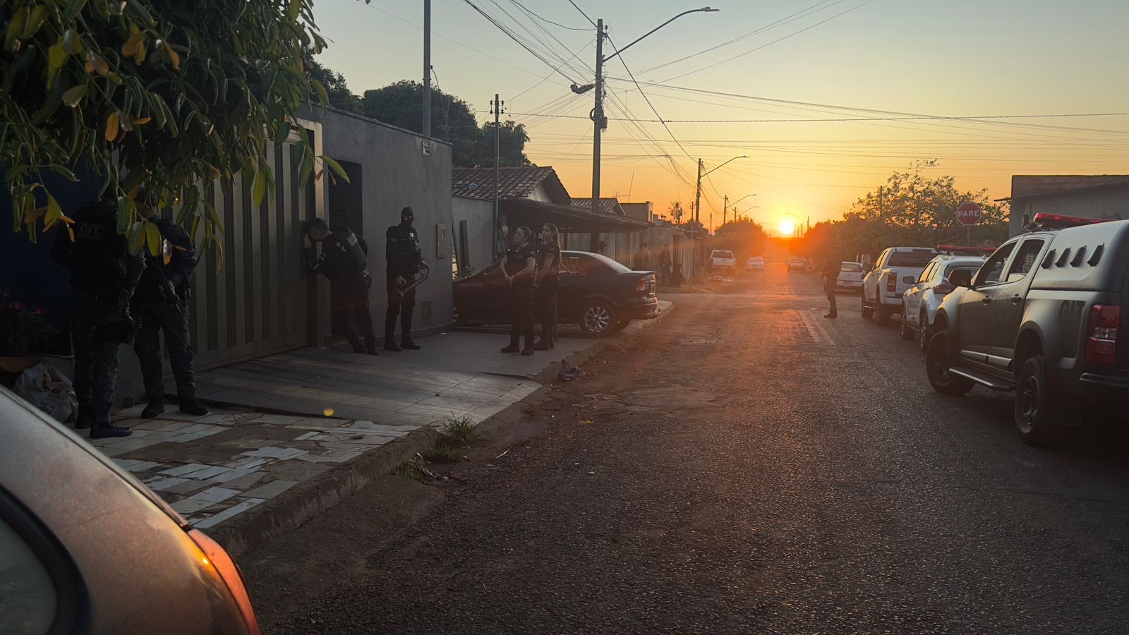 Imagem da noticia Polícia de Goiás cumpre 55 mandados de prisão e bloqueia R$ 21 milhões de facção em megaoperação