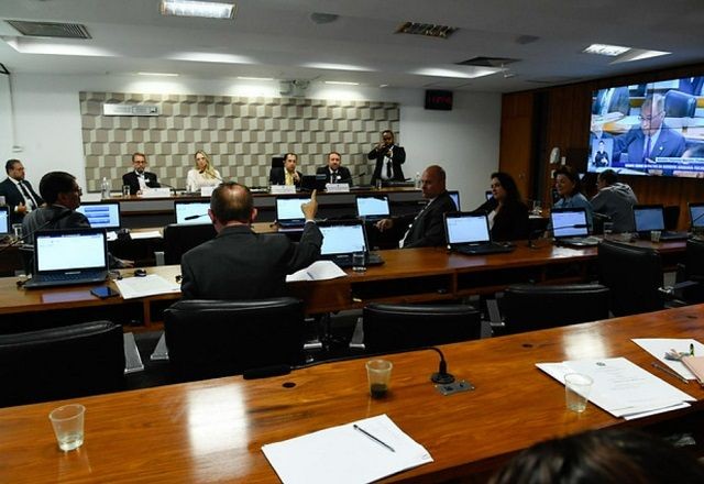 Imagem da noticia Comissão do Senado aprova convite para Marina Silva prestar informações sobre queimadas no Brasil