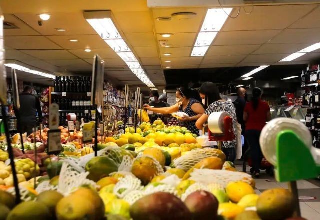 Imagem da noticia Custo da cesta básica subiu em 10 capitais em abril, diz Dieese