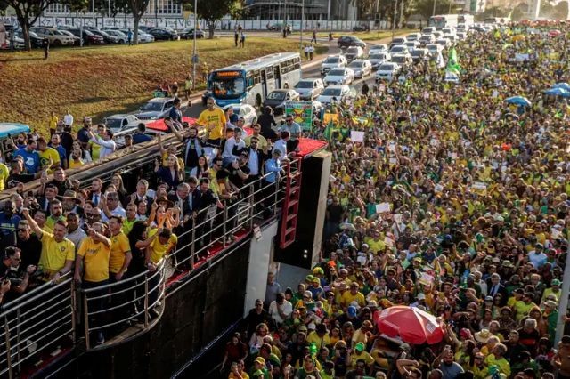 Imagem da noticia Bolsonaro diz que anistia é assunto do Congresso e "ninguém tem que se meter em nada" 