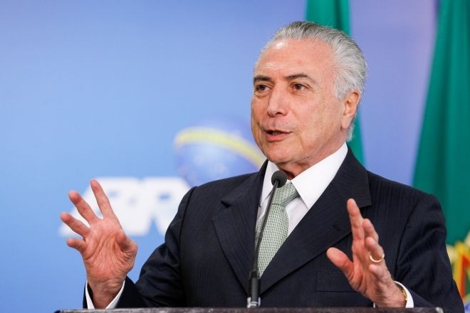 Imagem da noticia Temer reage a desfile sobre Lula e diz ter “saudades da Tuiuti”, escola que o retratou como vampiro em 2018