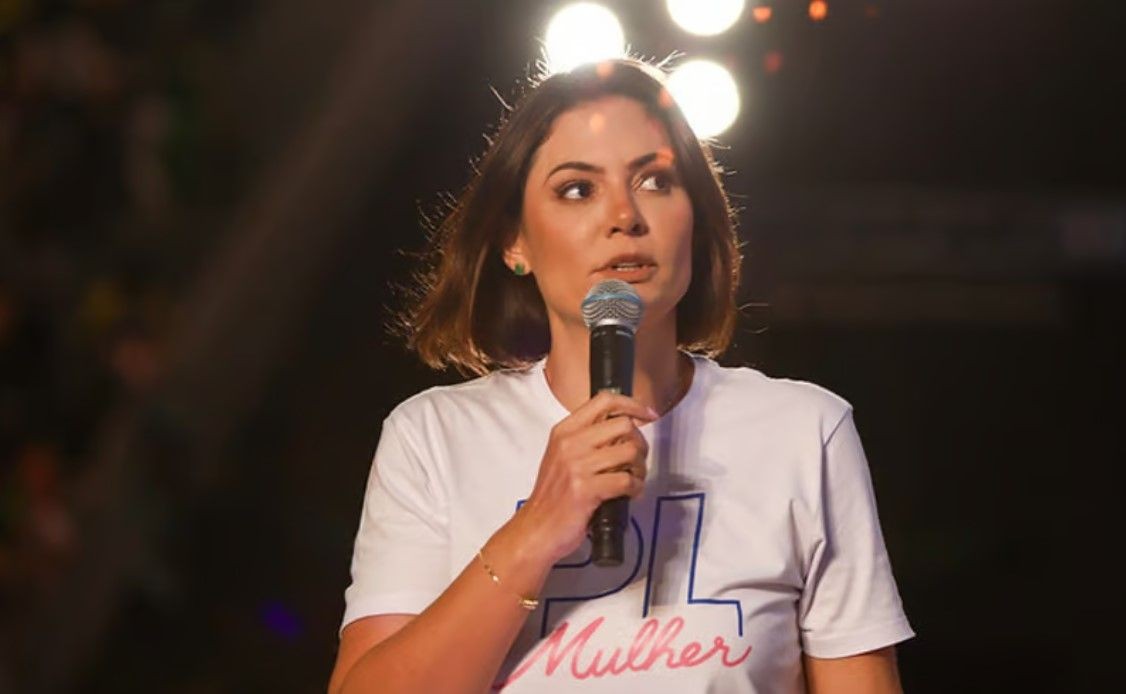 Imagem da noticia Justiça de SP proíbe que Michelle Bolsonaro receba homenagem no Theatro Municipal 