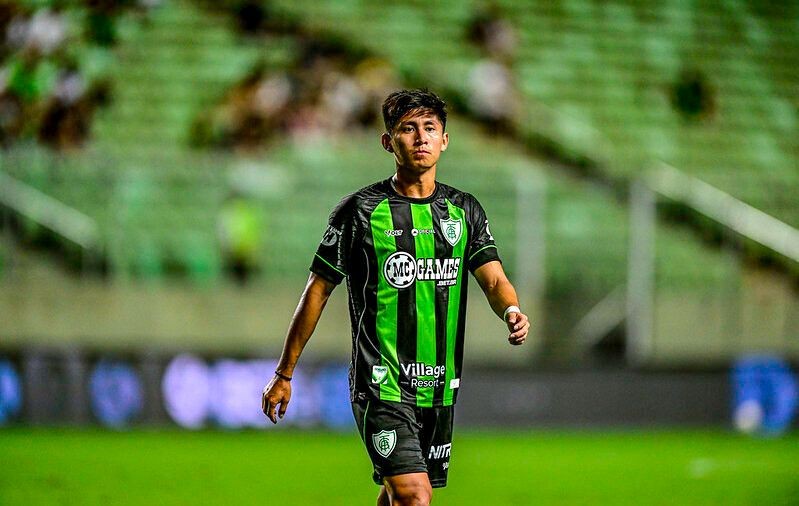 Imagem da noticia Miguelito, do América-MG, é preso por injúria racial em jogo da Série B do Brasileirão