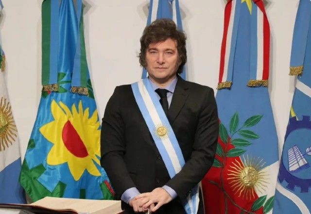 Imagem da noticia Milei demite subsecretário que cobrou desculpas de Messi após canto racista da Seleção Argentina