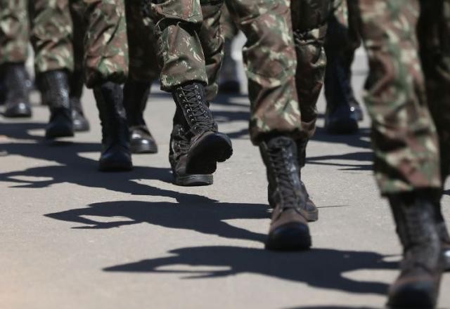 Imagem da noticia Major do Exército é condenado a 2 anos de prisão por publicações políticas