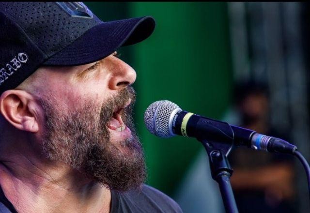 Imagem da noticia Mingau, da banda Ultraje a Rigor interage com a família