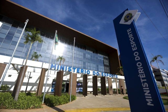 Imagem da noticia Olimpíada: Ministério do Esporte faz post racista sobre barco do Brasil e pede desculpas
