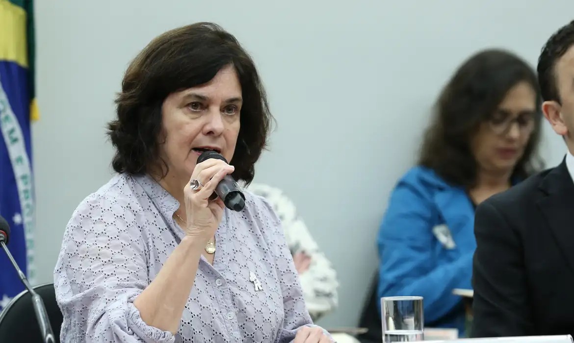 Imagem da noticia Ministra da Saúde demite diretor após denúncia de redes de hospitais federais no Rio de Janeiro