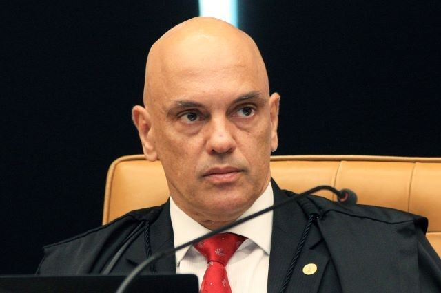 "Abin paralela": Moraes é citado em mensagens que sugerem tiro na cabeça do ministro 