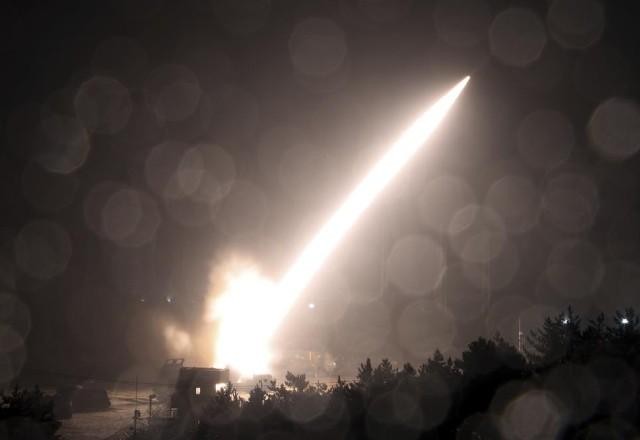 Imagem da noticia Míssil disparado pela Coreia do Sul em exercício com os EUA falha e cai