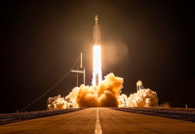 Imagem da noticia Avião Espacial ultrassecreto dos EUA é lançado com ajuda da SpaceX