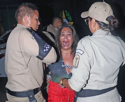 Imagem da noticia Mulher é presa por morder foliões no camarote da Sapucaí