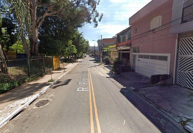 Imagem da noticia Médico é encontrado morto, dentro do próprio carro, com tiro na cabeça