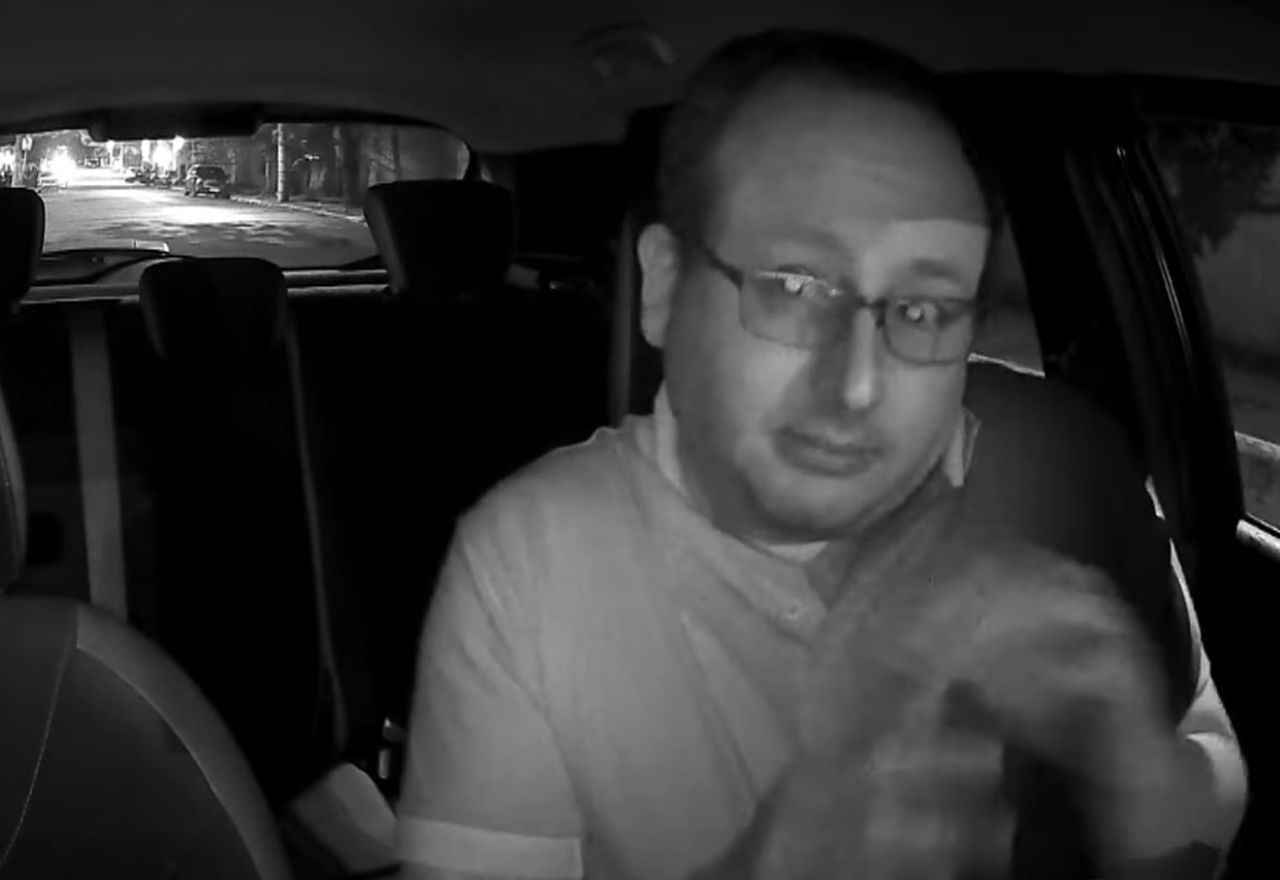 Imagem da noticia Câmera dentro de carro registra motorista de aplicativo sendo assaltado em SP; veja vídeo