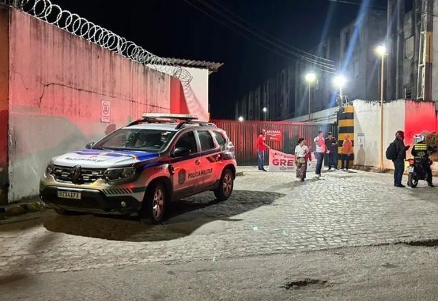 Motoristas de ônibus iniciam greve no Recife nesta segunda-feira (12)