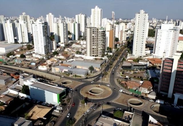 Ar seco se expande e dia será quente no Brasil; Cuiabá pode marcar 40°C