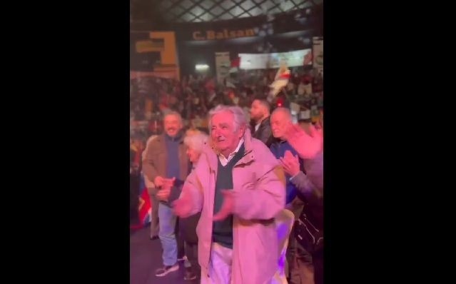 Imagem da noticia Curado do câncer, Pepe Mujica aparece feliz e dançando em evento no Uruguai