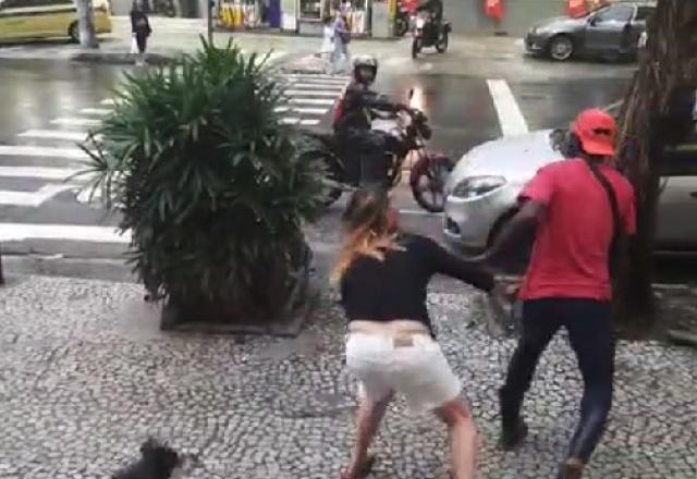Imagem da noticia Ex-jogadora de vôlei agride entregadores após discussão no Rio de Janeiro