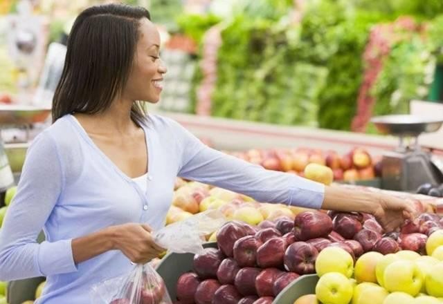 Imagem da noticia Só 13% dos brasileiros comem frutas e hortaliças adequadamente, diz IBGE