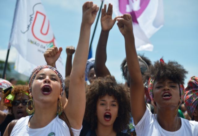 Imagem da noticia Mulheres negras são ainda mais afetadas pela desigualdade, mostra estudo do IBGE