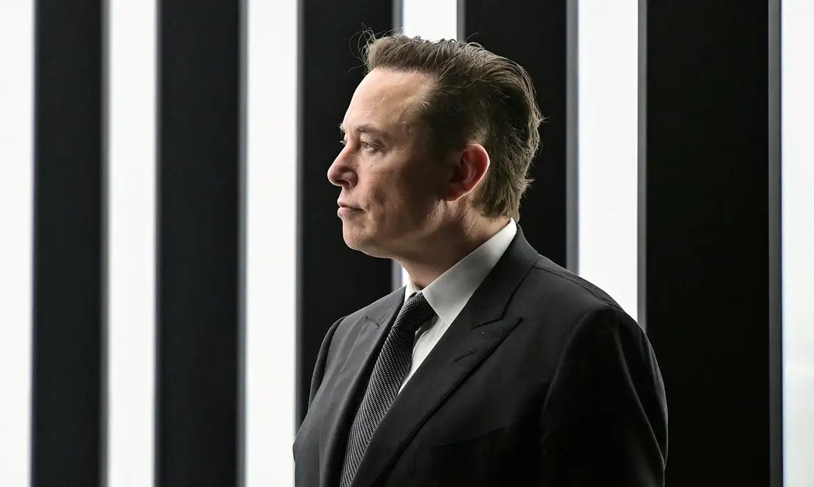 Imagem da noticia Em novo post, Musk ataca Lula e diz que Moraes tem presidente "na coleira”
