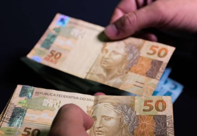 Governo prevê salário mínimo de R$ 1.088 para 2021