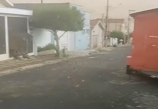 Imagem da noticia Nuvens de poeira voltam a assustar moradores no interior paulista