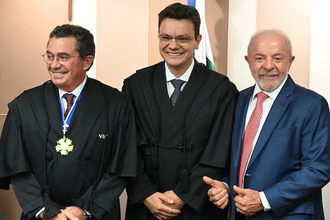 Imagem da noticia Odair Cunha toma posse e vira primeiro nome do PT a chegar ao TCU