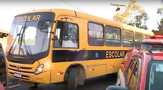 Imagem da noticia 10 crianças ficam feridas após caírem de janela de ônibus no Paraná
