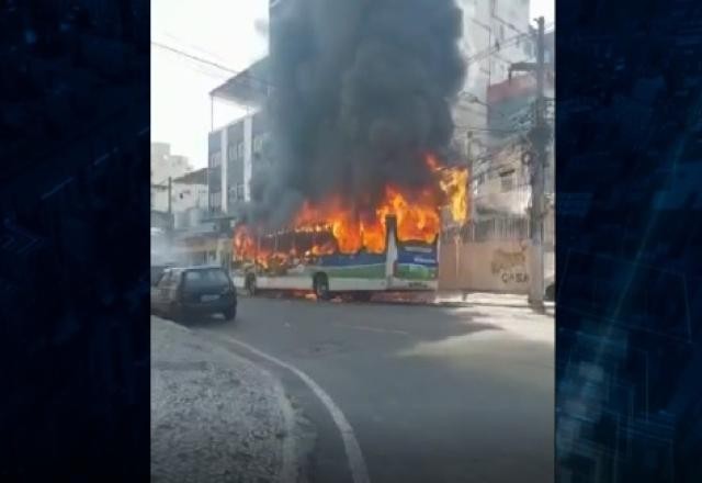 Imagem da noticia Morre menina de 4 anos que estava em ônibus incendiado em Duque de Caxias (RJ)