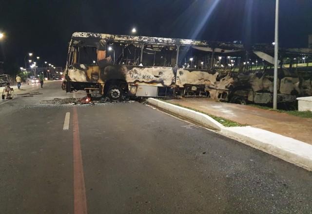 Imagem da noticia Repórter do SBT News relata vandalismo no centro de Brasília