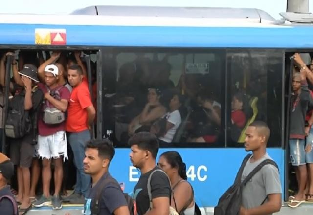 Imagem da noticia Passageiros de ônibus sofrem com altas temperaturas no Rio de Janeiro