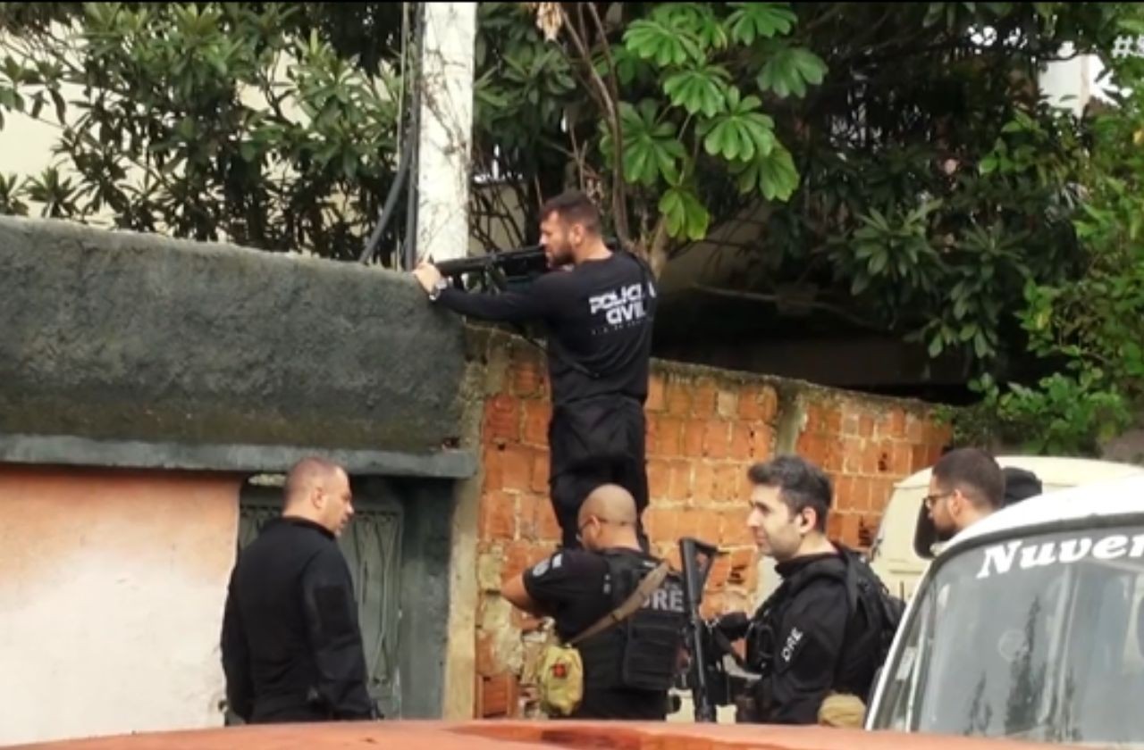 Imagem da noticia Polícia faz operação contra suspeitos de estupro coletivo de adolescente no RJ