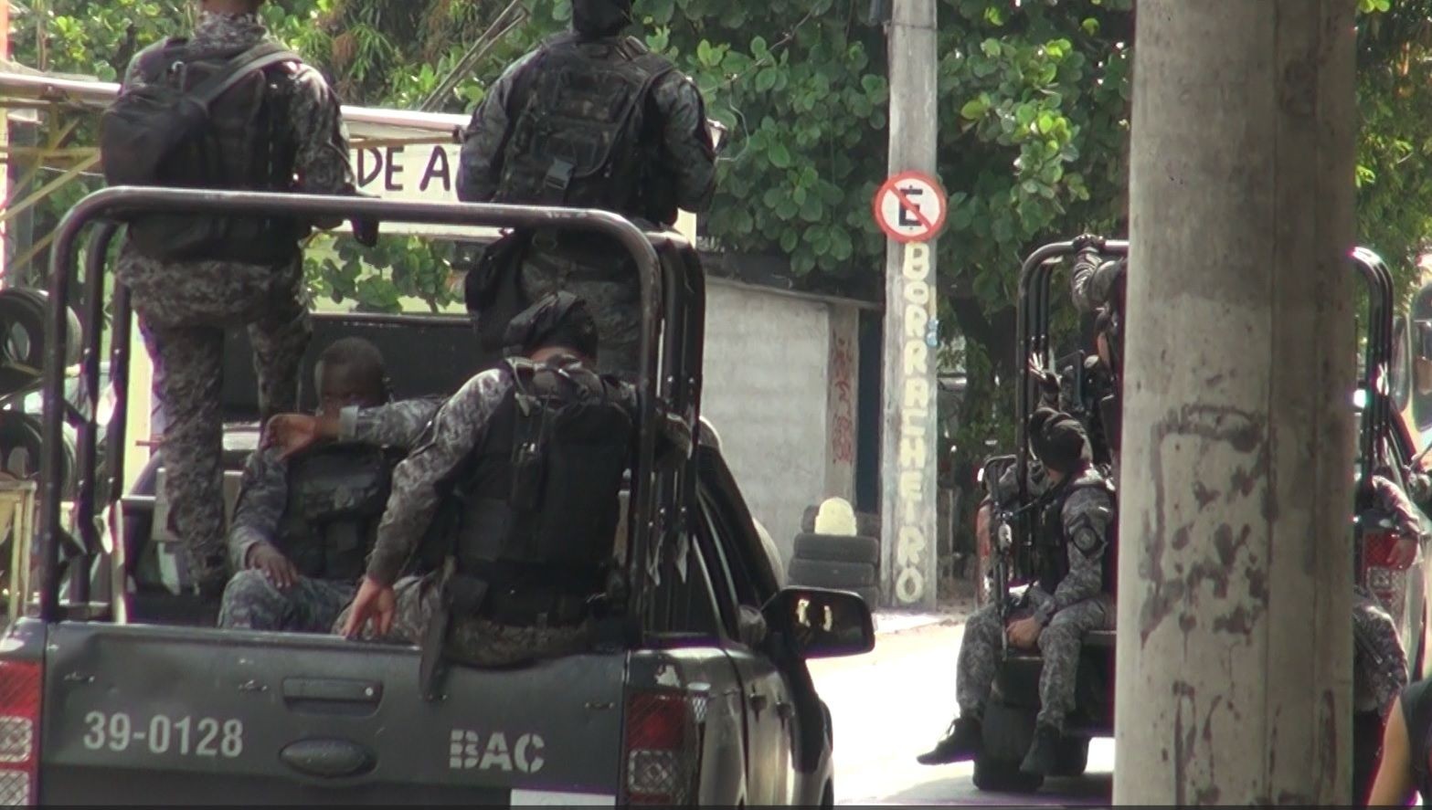Imagem da noticia Helicóptero da polícia é alvejado durante operação no Rio