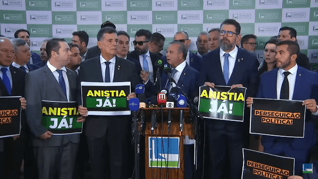 Imagem da noticia Oposição na Câmara chama denúncia contra Bolsonaro de "peça de ficção" e critica STF