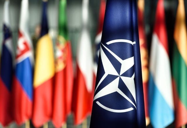 Imagem da noticia Trump discute segurança global em encontro com chefe da Otan 