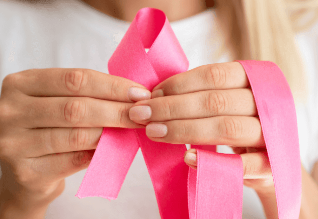 Imagem da noticia Outubro Rosa: pesquisa estima 73 mil novos casos de câncer de mama no Brasil em 2025