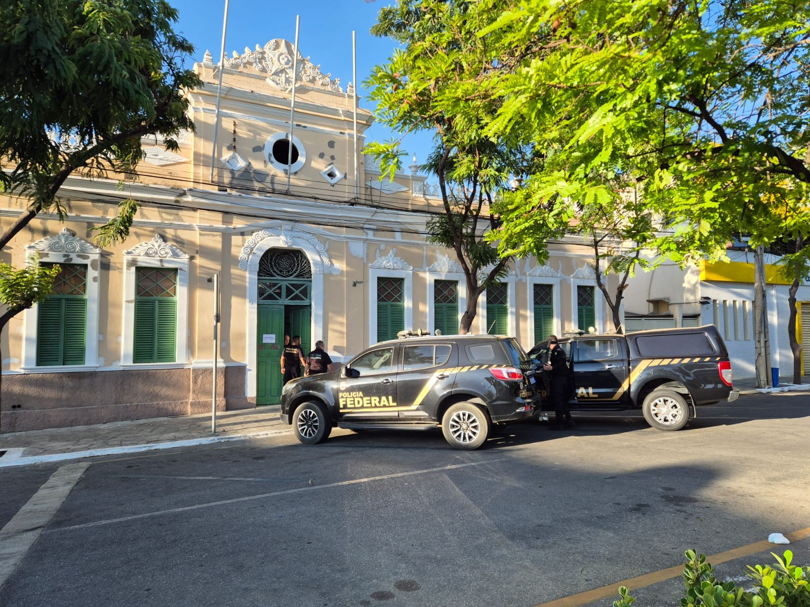 Imagem da noticia Operação Overclean: vice-prefeito de Lauro de Freitas e mais três pessoas são presas por desvio de recursos públicos