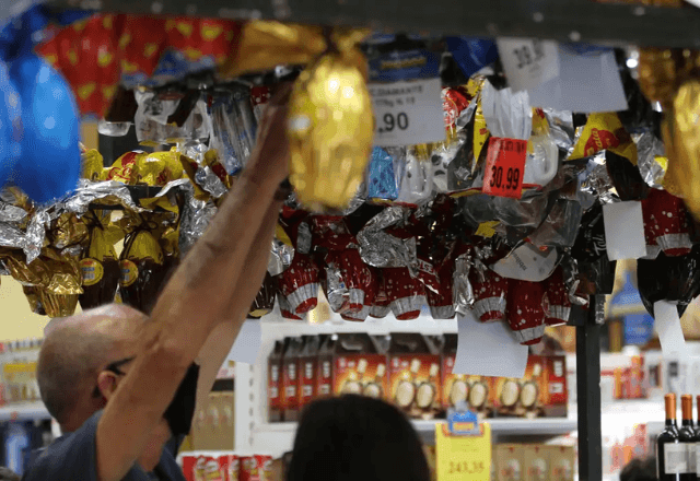 Imagem da noticia Na Páscoa, brasileiro troca ovo pela barra e bacalhau pelo salmão